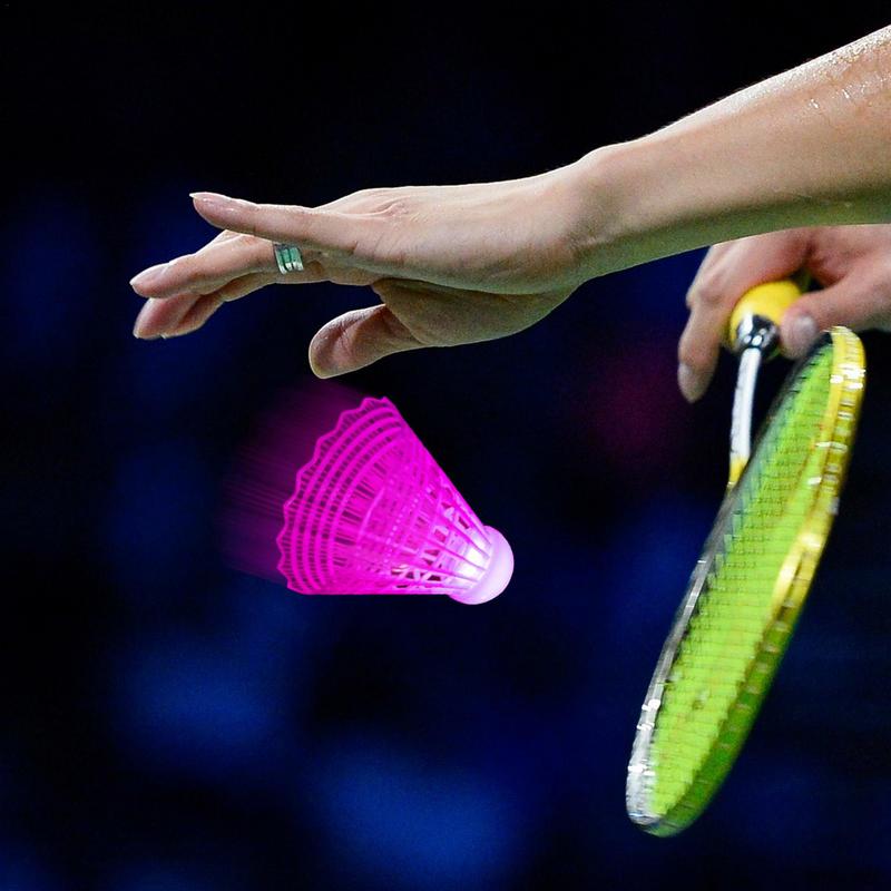 مجموعة كرة الريشة المضيئة التي - مراجعة Badminton Nylon Shuttlecock وسعره